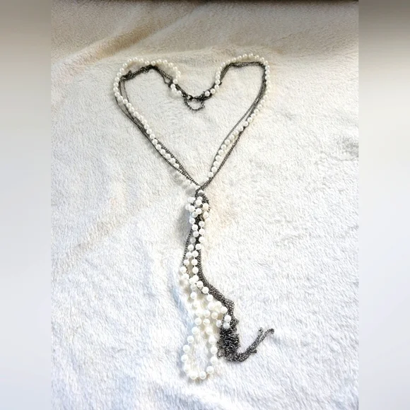 Long Elegant Silver/White Faux Pearl Beaded Knotted Lariat Tassel Necklace - Picture 6 of 12